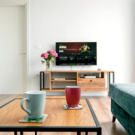 טיראנה Urban Serenity City Skyline View Apartment 1 מראה חיצוני תמונה
