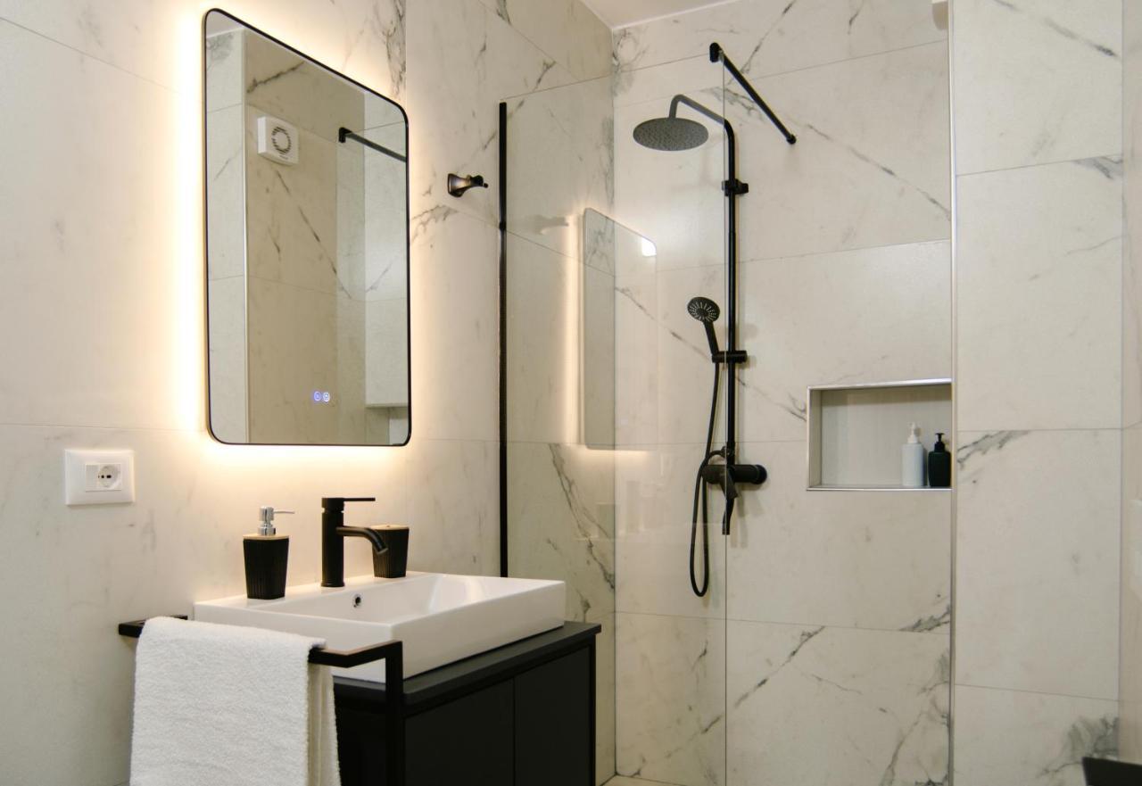 טיראנה Urban Serenity City Skyline View Apartment 1 מראה חיצוני תמונה