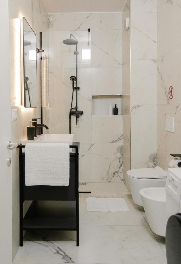 טיראנה Urban Serenity City Skyline View Apartment 1 מראה חיצוני תמונה