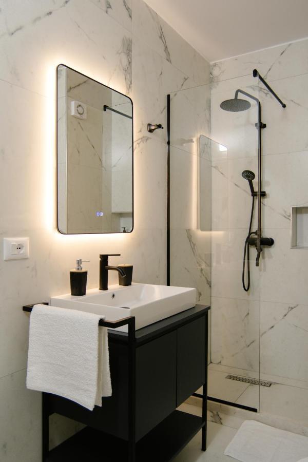 טיראנה Urban Serenity City Skyline View Apartment 1 מראה חיצוני תמונה